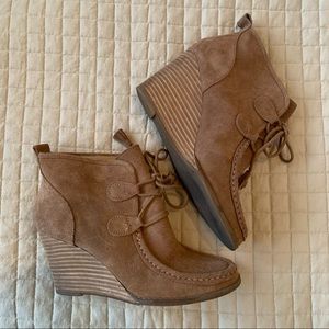 SOLD Lucky brand Suede wedges